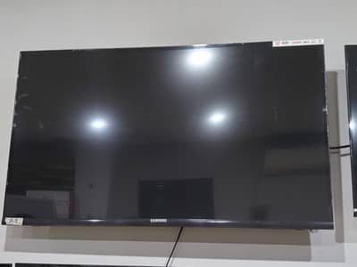 Samsung LED TV 42/43 Inch – Excellent Condition