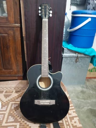 medium size guitar