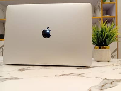 Macbook Pro m1 2020 ,13 inches ,16 Gb RAm 512Gb Ssd battery 100%