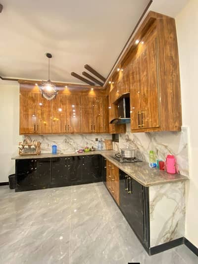 FLAT AVAILABLE FOR RENT IN HIGH-RISE