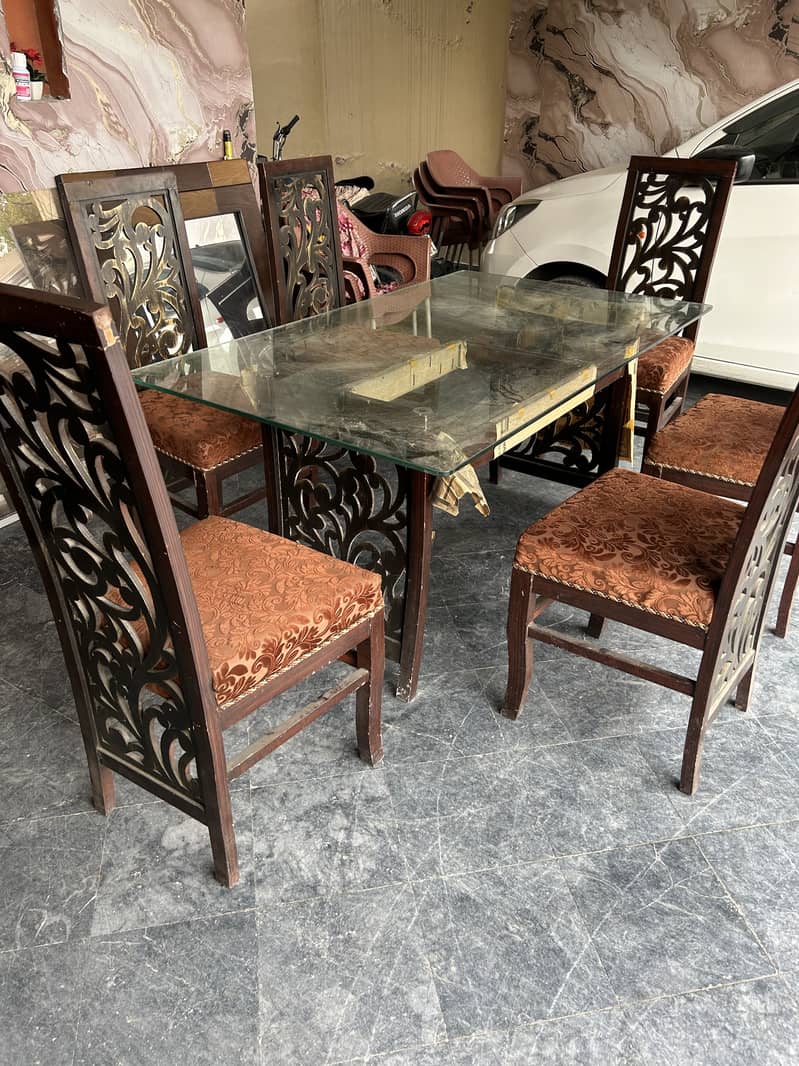 6 seater dining table 0