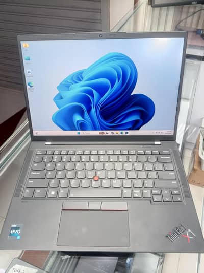 LENOVO X1 CARBON 14INCH FULLHD COREI7 13THGEN 32GBDDDR5 512NVME SSD