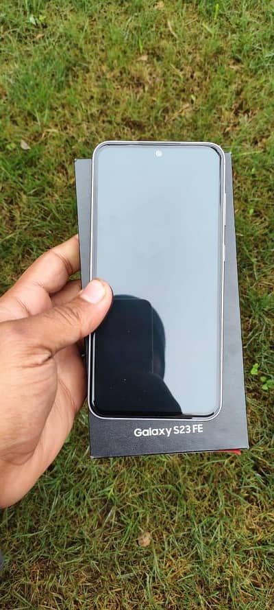 Samsung Galaxy S23 FE Snapdragon 8 Gen 1  Mint Condition Dual Sim