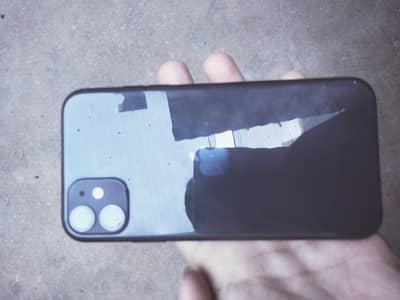 iphone 11 bettry haelth 84 condition screen lite scratch  factry