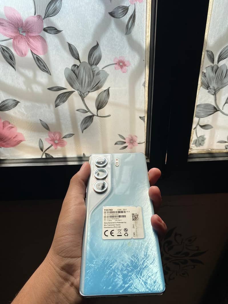 TECNO CAMON 40 PRO 4