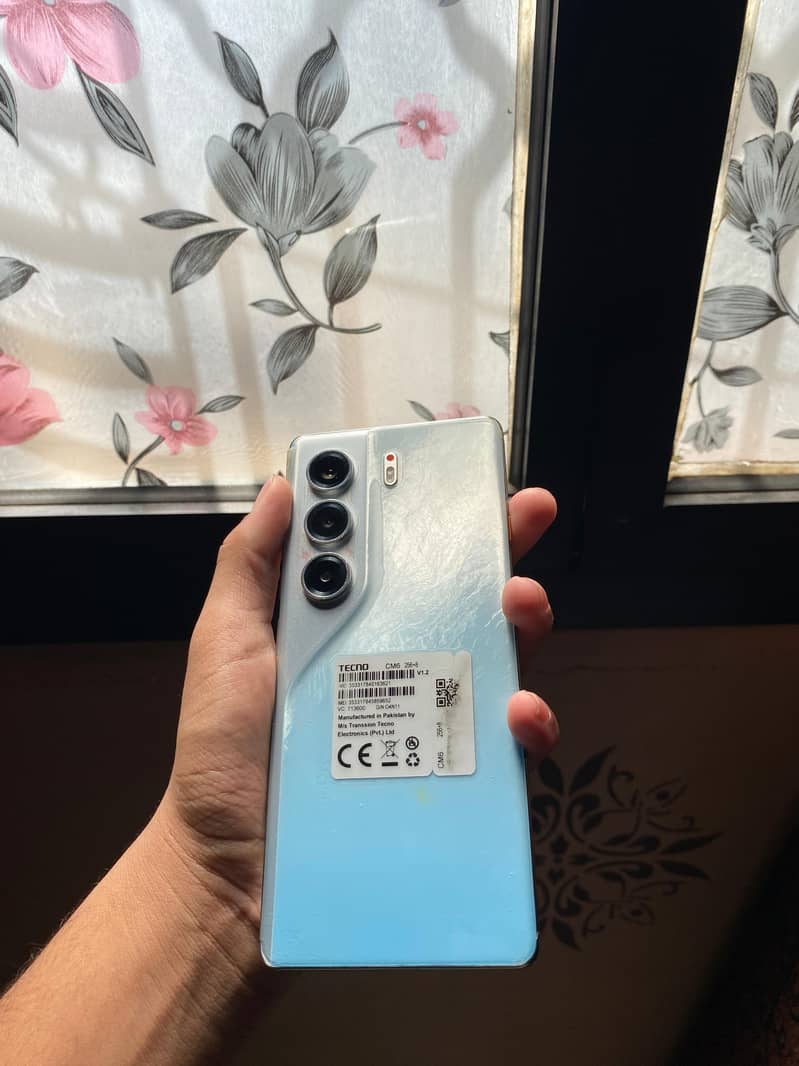 TECNO CAMON 40 PRO 5