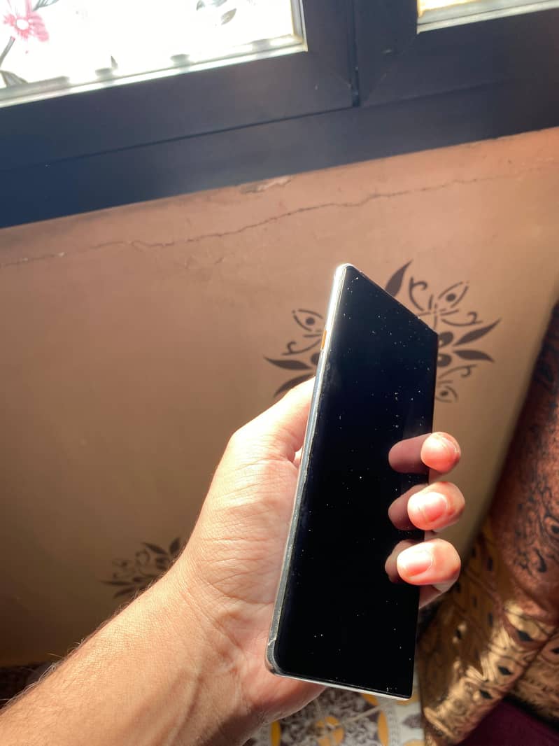 TECNO CAMON 40 PRO 6