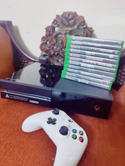 Xbox One 500GB | BRAND-NEW condition | a lot of games