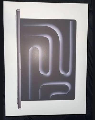 MacBook Pro M5 Black