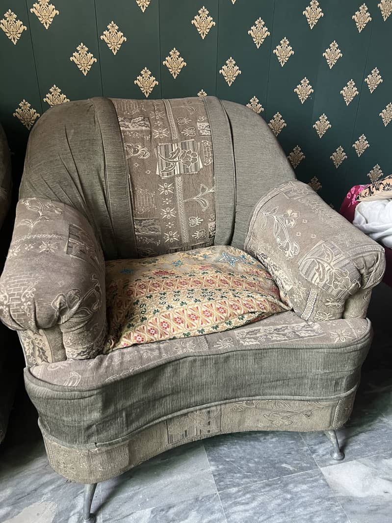 2 single seater sofa’s 2