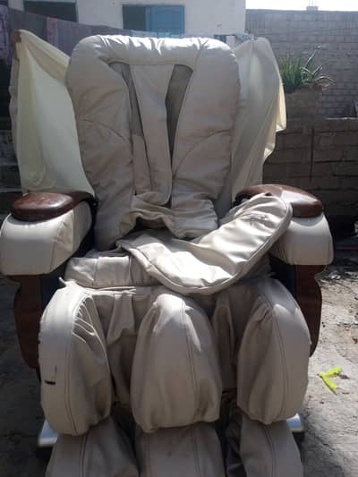 Omega Montage Pro Massage Chair - Zero Gravity - [Repair Needed]