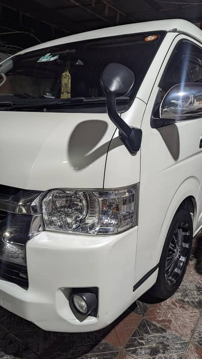 Toyota hiace 2018 model full option