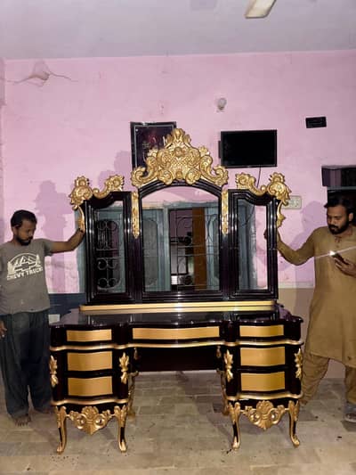 Chiniot Carving Royal dressing Table (Incomplete)