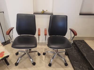 2 Office chairs for 8000