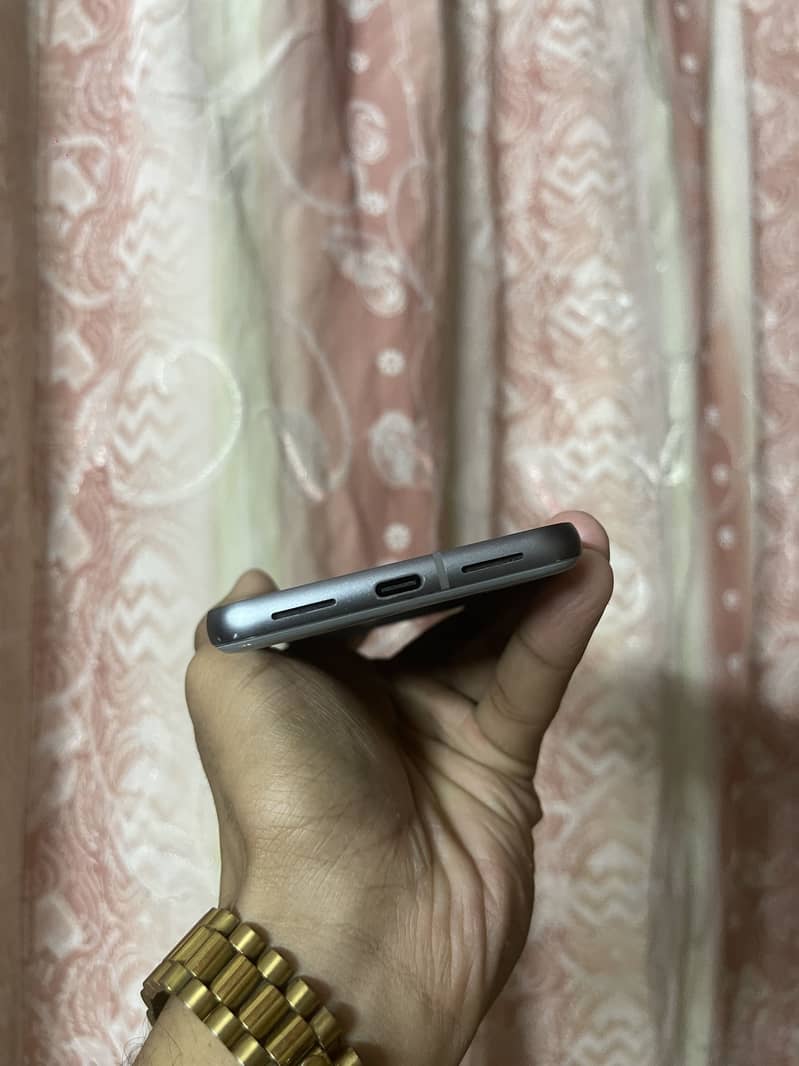 Google pixel 8 3