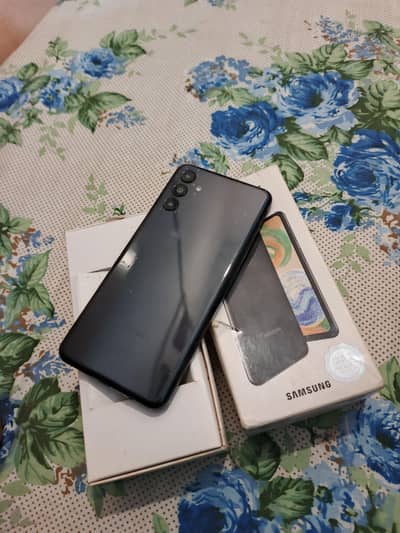 Samsung a04s condition 10/9.5 All ok with box 4/64. GB