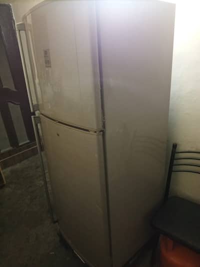 Dawlance frigerator for Sale| Urgent Sale| Excellent Working Conditio