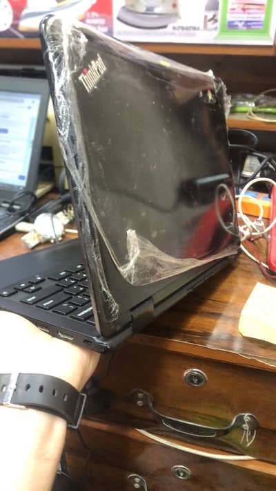 Lenovo Thinkpad chrome book 11e