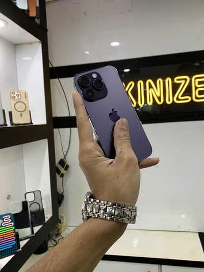 iPhone 14 Pro 256 gb Factory Unlock LLA Deep Purple