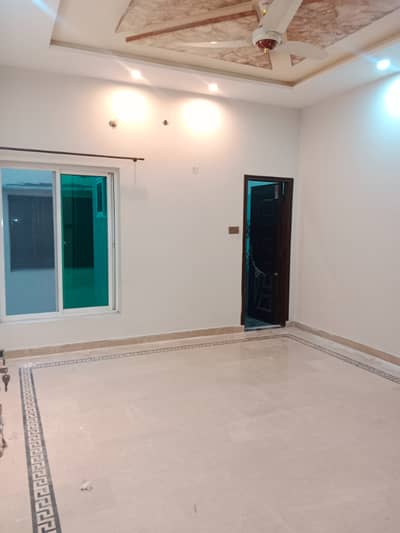 Independent upper portion for rent at the prime location in saddar officer colony