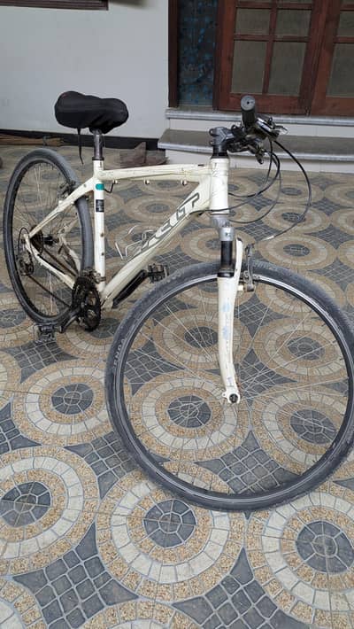 Felt Qx-70 Bicycle for sale.