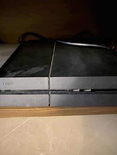 PlayStation 4 fat 500gb with one controller
