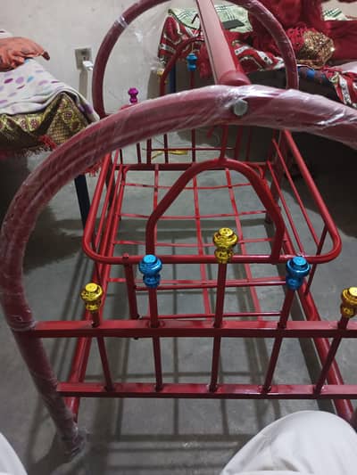 bilkul new jhola. . . one mnth sy 1year tk use ho skta hai