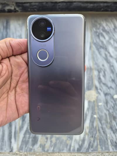 Vivo V50 5G 12/512 GB For Sale