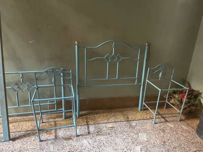 2 single bed with mattress