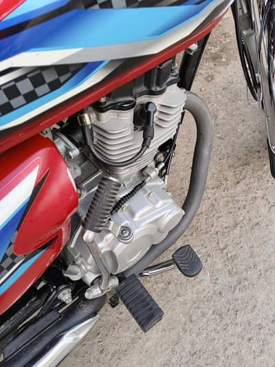 new condition Honda 125 available only 8800 used