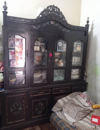 wooden showcase  dark brown in excellent condition used