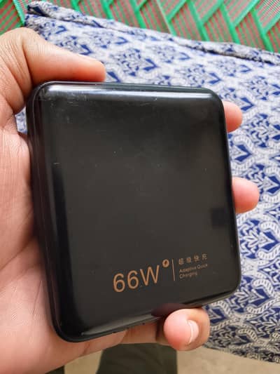 Power bank 20000 mh 4 cables available iphone, tape C, simple  ipad