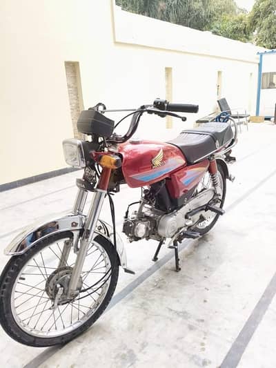 Honda CD70 2007 model
