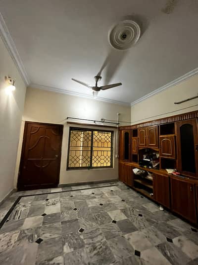 House for rent 10 Marla upper portion