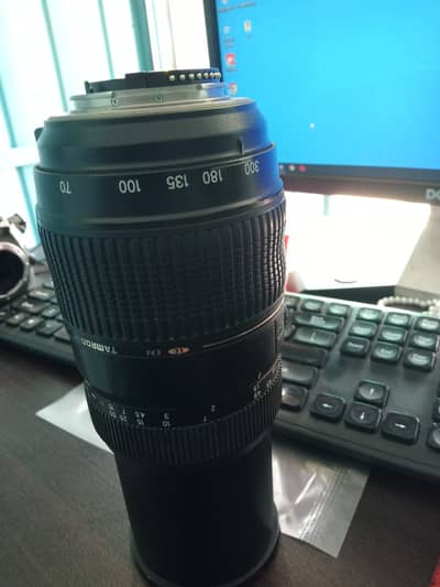 D5200 With 70/300 Lenz