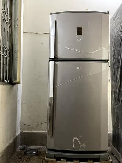 Dawlance Fridge  ( Medium Size)