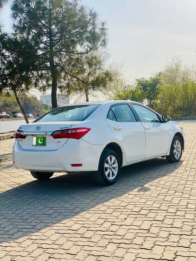 Corolla Altis 1.6 Auto 2015