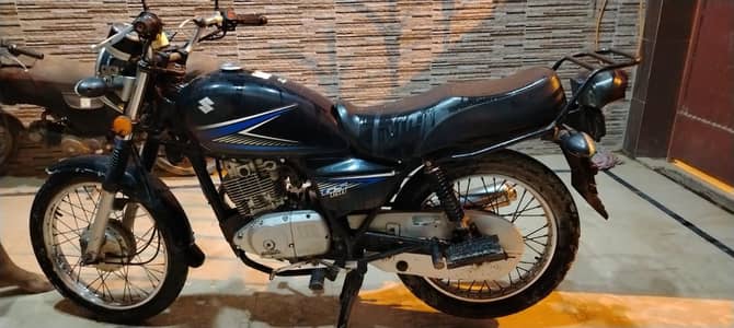 Suzuki GS 150 2019