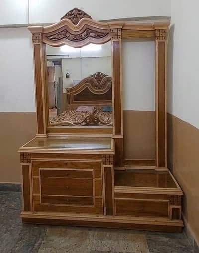Dressing table for sale