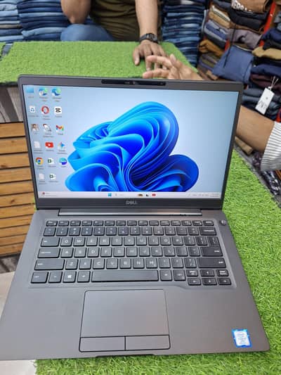 Dell Latitude 7300 | Core i7 8th Gen | 8gb ram 256 ssd | Slim & Pro