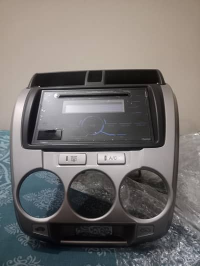 HONDA MODEL AUDIO PLAYER WITH USB AND CD