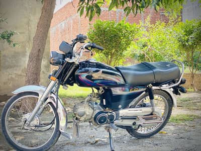 CD 70 , honda7t , bike new condition
