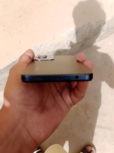 vivo y19s 6/128 one hand used condition 10 by 9. Whatsapp 03126126630