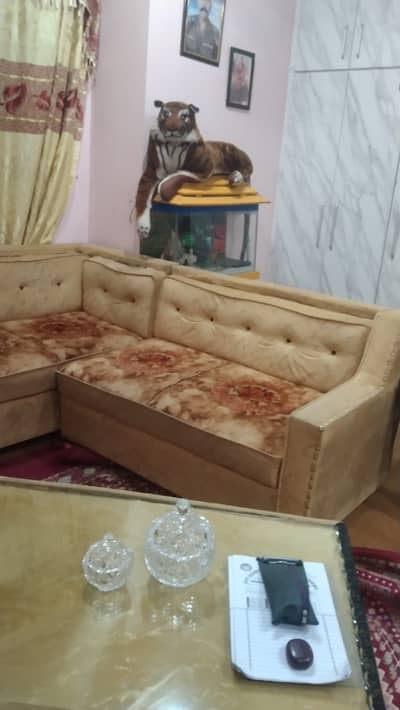 سیکنڈ ہینڈ صوفہ سیل — بہترین کنڈیشن میں!