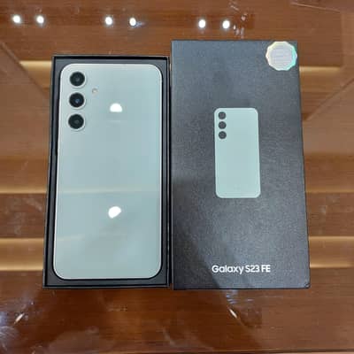 Samsung S23 Fe + Samsung buds Complet Box package.