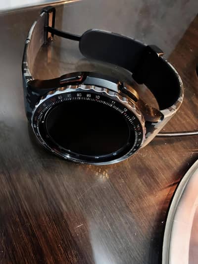 Samsung Watch 4 Classic .