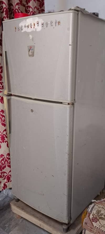 Dawlance medium size fridge