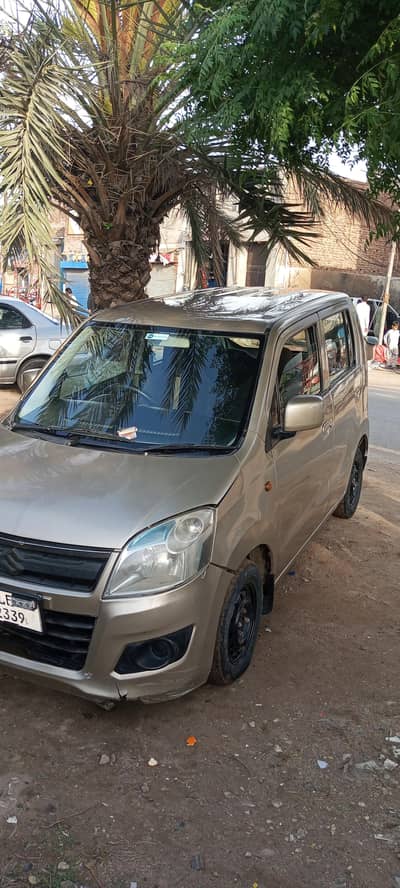 17/18 model Suzuki wagon r  Lahore number