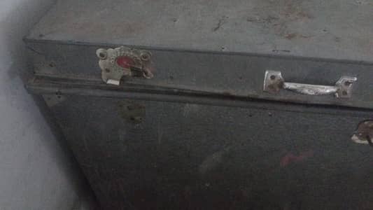 Ek Addad trunk peti  6/4