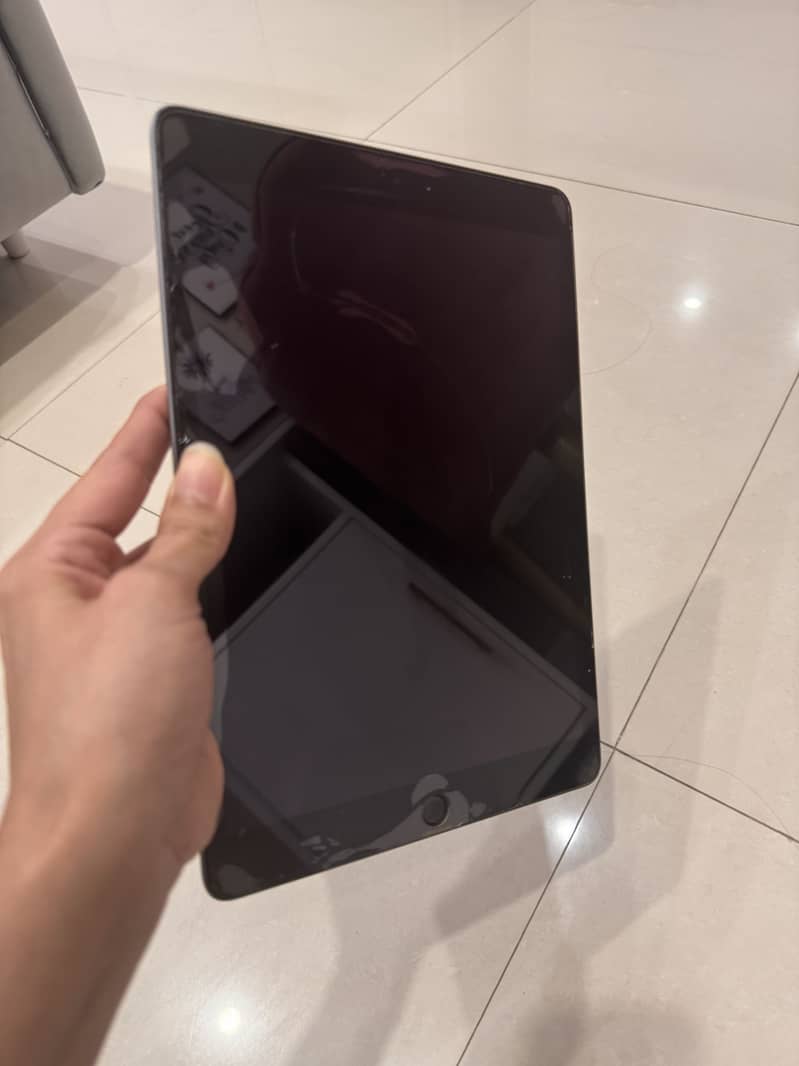 Ipad 9th Generation used 4